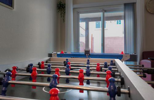 Relaxing Vegas Stay with BBQ & Games - Foto 23