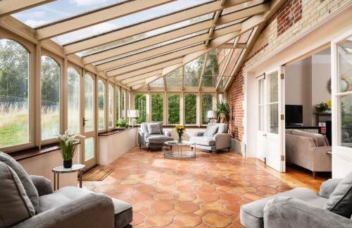 Downwood Vineyard Manor House in Idyllic Countryside - Photo 69