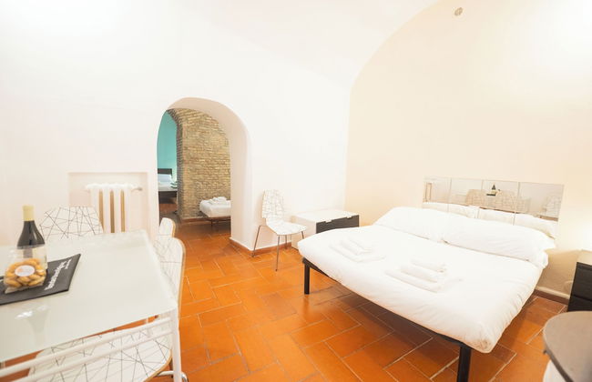 Campo De' Fiori Apartments - Photo 14