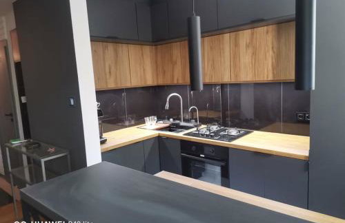 Niesamowita nowoczensa kawalerka w centrum kmicica - Foto 1