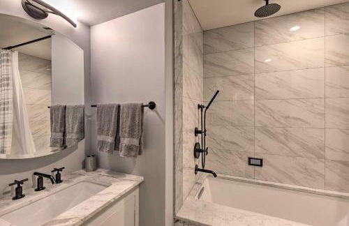 Unique Southampton Getaway with Rooftop Deck! - Foto 32