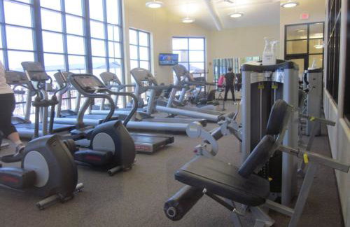 Galena Spring Escape - Hot Tub & Cozy Nights - Foto 10