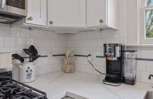 2 bed, 2 bath, historic beauty, walk downtown - Foto 31