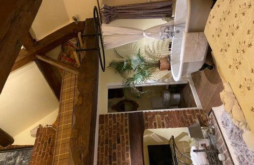 Upper House Stunning Country Home - Photo 64