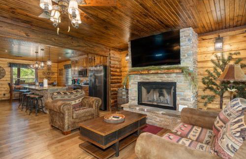 River Lodge Escape with Hot Tub - Foto 20