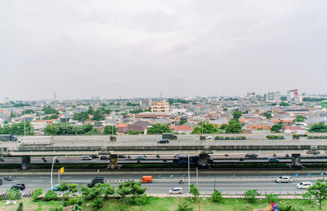 Warm And Cozy 2Br At Green Pramuka City Apartment - Foto 21