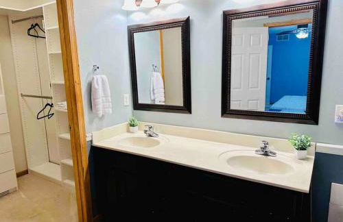 The Falmouth Villa with Peloton Bike - Foto 24