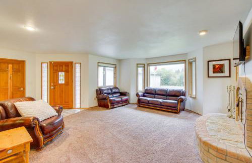 Hot Tub, 4 Mi to Wallace Falls Riverfront Retreat - Photo 5