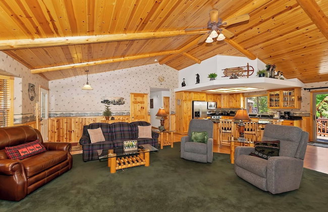 Teakwood Cozy Wood Cabin with Fireplace - Photo 34