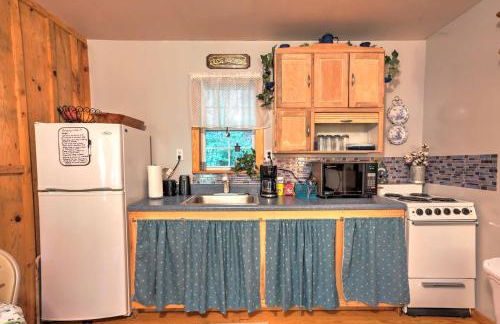 Rustic Briceville Cabin with Porch Tucked in Forest! - Foto 9