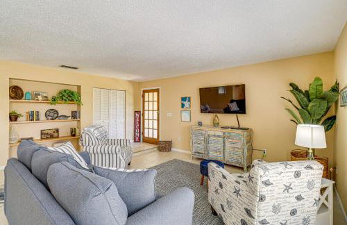 1 Mi to Dtwn Stuart Bright Home with Pool and Spa! - Photo 5