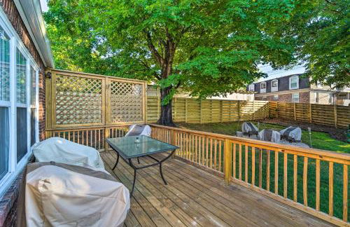 Modern, Sun-Lit Retreat with Fire Pit and Yard! - Foto 28