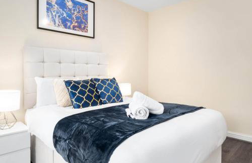 Four Bed House - Sleeps 7 - Garden - Parking - Smart TV 6COK - Photo 30