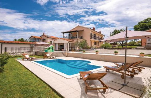 Beautiful Apartment In Hrboki With Wifi - Photo 1