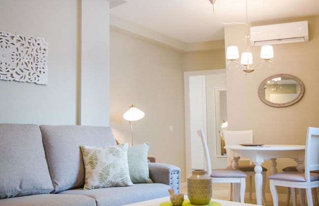 1 bed Superior Holidays2Malaga - Photo 3