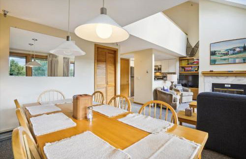 Highridge B20 Spectacular Top Floor Two Bedroom with Loft Condo with Scenic Views and Sports Center - Foto 74