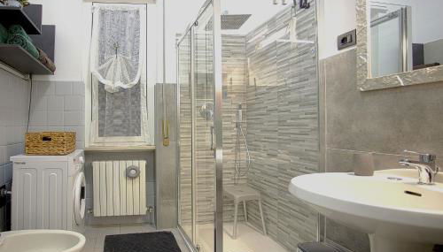 Lago di Lecco - Parcheggio Gratuito - Stazione Ferroviaria - Foto 3, towels, Shower