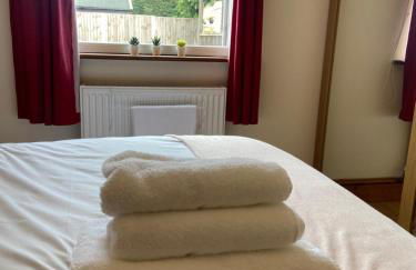 Two Bedroom Bungalow No2 - Secure Gated Parking - Foto 12