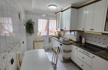 LUR Gijón - Espacioso alojamiento de 3 hab en La Calzada - VUT-7016-AS - Foto 15