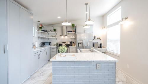 Serene Hill Country Home w/ Romantic Garden Escape - Foto 4, stove