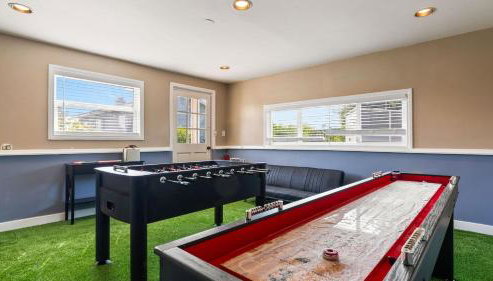 Point Loma Home w Putting Green Firepit Game Room Beach Access Zola Street by AvantStay - Foto 4, Other