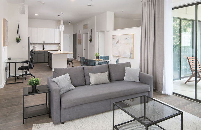 Uptown 1st Ward Corner Unit Superior 2BD Apt - Foto 31