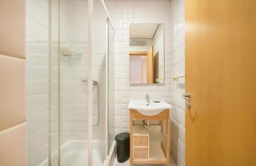 Spacious Apt Near Beach & Train, By TimeCooler - Foto 45