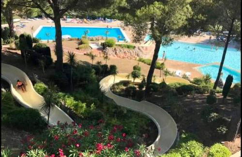 Dans un cadre d'exception, Vue mer panoramique à Agay Côte d'Azur, Village Vacances Cap Esterel, 2 chambres, avec jardin, golf, climatisation, Wifi, 5 piscines - Foto 48