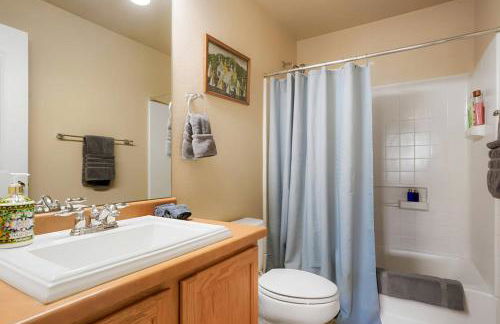 Denver Retreat Home with Stunning Lake, Mountain Views and Luxury Amenities - Foto 41