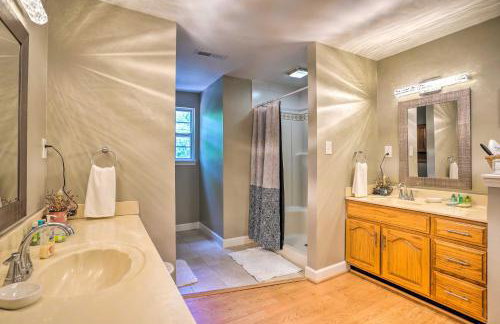 Secluded Chattanooga Getaway w/ Deck + Yard! - Foto 13
