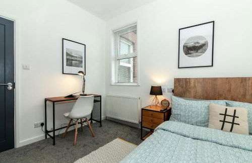 Park House - Large 3 Bedroom Victorian House, 10 Mins from Manchester - Foto 13