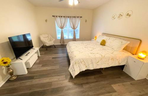 Fully Renovated, Quiet, Spacious Disney Themed Pool Home with Office - Foto 12