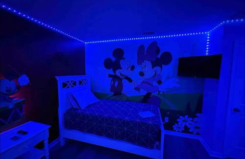 Family Home 20 min Disney 4BR Heated Pool BBQ - Foto 16