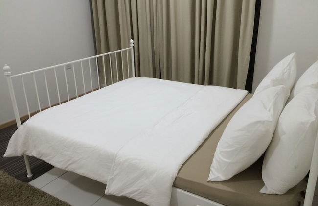 Lawang Suite Apartment With Balcony - Photo 10