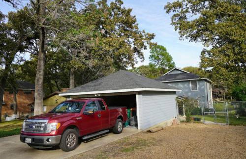 Massive lakefront home with HOT TUB - Foto 15