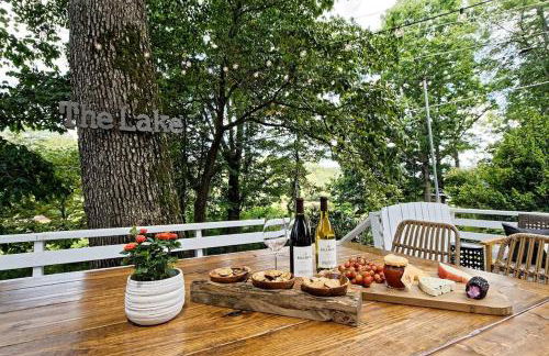 Stylish Lake Hs w/ hot tub: Walk to Blk Mtn Shops - Foto 14