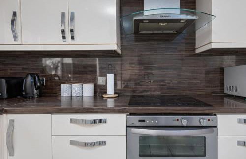 Spacious Luxurious Serviced Accommodation 6 - Photo 33