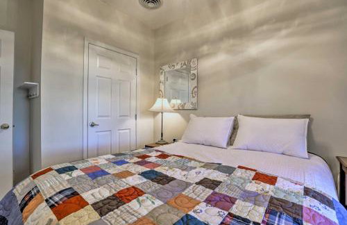 Family Farmhouse on 160-Acre Ranch with Hiking Trail - Foto 17