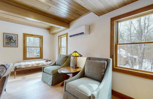 Less Than 1 Mi to Lake George! Family Retreat with Deck - Foto 14