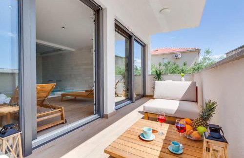 Terra Maiorum -12 person private Villa - heated pool and water massage - Foto 7