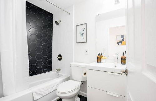 Beautiful Modern Farmhouse near DT w6 queen rooms - Foto 14