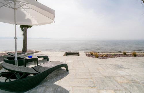 Mermaid Beachfront Villa - Photo 36