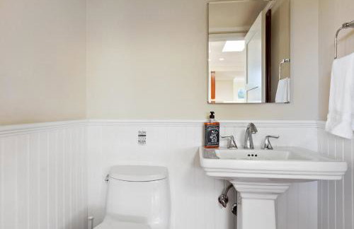 Breathtaking Views of the Pacific Ocean Rooftop Balcony Gourmet Kitchen and Hot Tub overlooking Golf Course - Foto 32