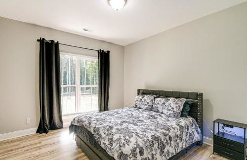 Secluded 18-Acre Retreat in Staley with Game Room - Foto 16