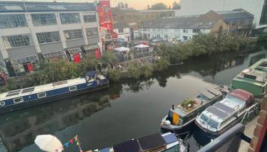 Beautiful large 1-bed apartment overlooking regents canal - Foto 3
