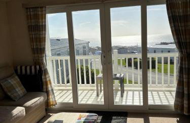 3 Bedroom, Sleep 6, Wi-Fi, Decking, Sea-View, Parking - Photo 16