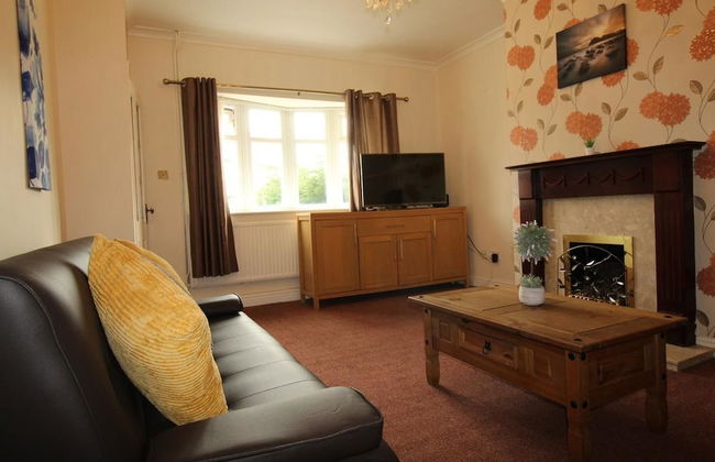 Dryden House - Photo 1