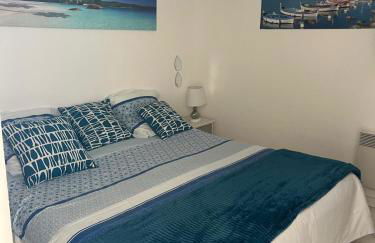 VUE EPOUSTOUFLANTE SUR BANDOL & LA MER 2 pièces, piscine tout confort 4 étoiles, très calme, terrasse spacieuse sans vis à vis, parking privé résidence standing - Foto 20