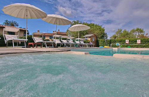 Cottage in Montelabbate with Pool & Forest - Foto 24