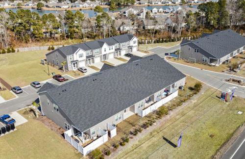 Little River 3BR Villa with Outdoor Movies & Fire Pit, Indoor Fire Place, Arcades, & Beach! - Foto 48